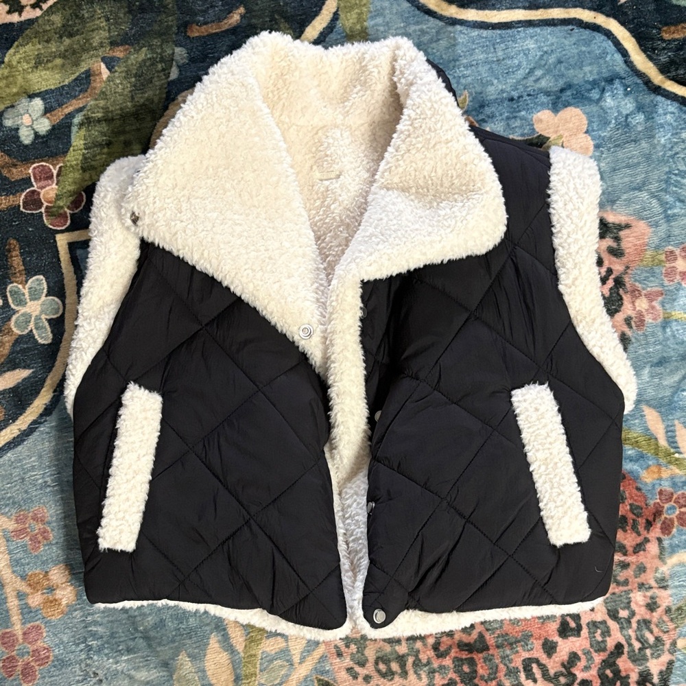 〰️ reversable blankNYC vest